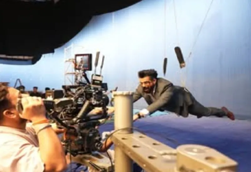 फिल्म 'क्रेज़ी' का बिहाइंड द सीन आया सामने, अलग अंदाज में नजर आए सोहम शाह 